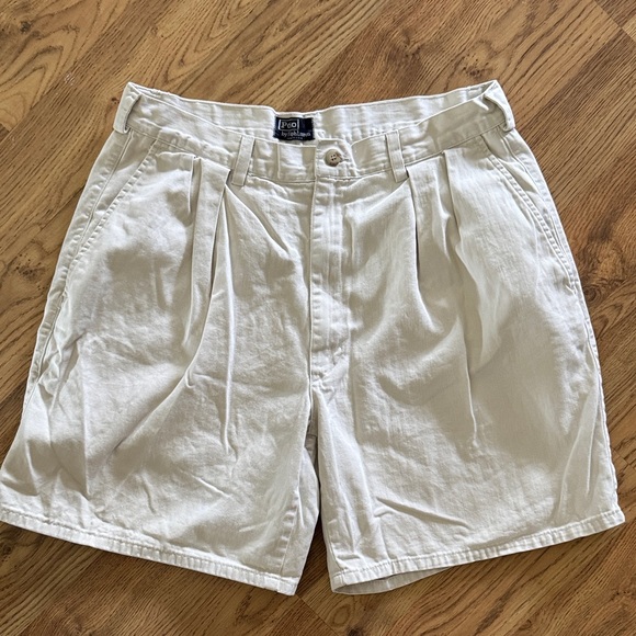 Ralph Lauren Men's Light Tan/Cream Flat Front Shorts - Picture 1 of 5